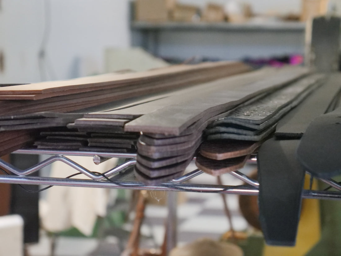 Cuir pleine fleur vs croûte de cuir : comment reconnaître la qualité ?